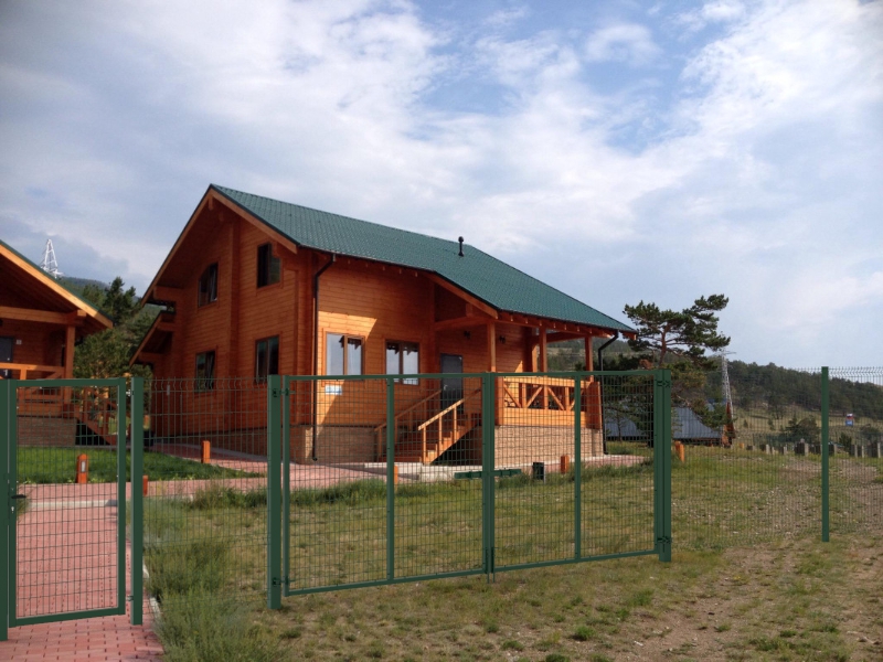 Забор для туристической базы