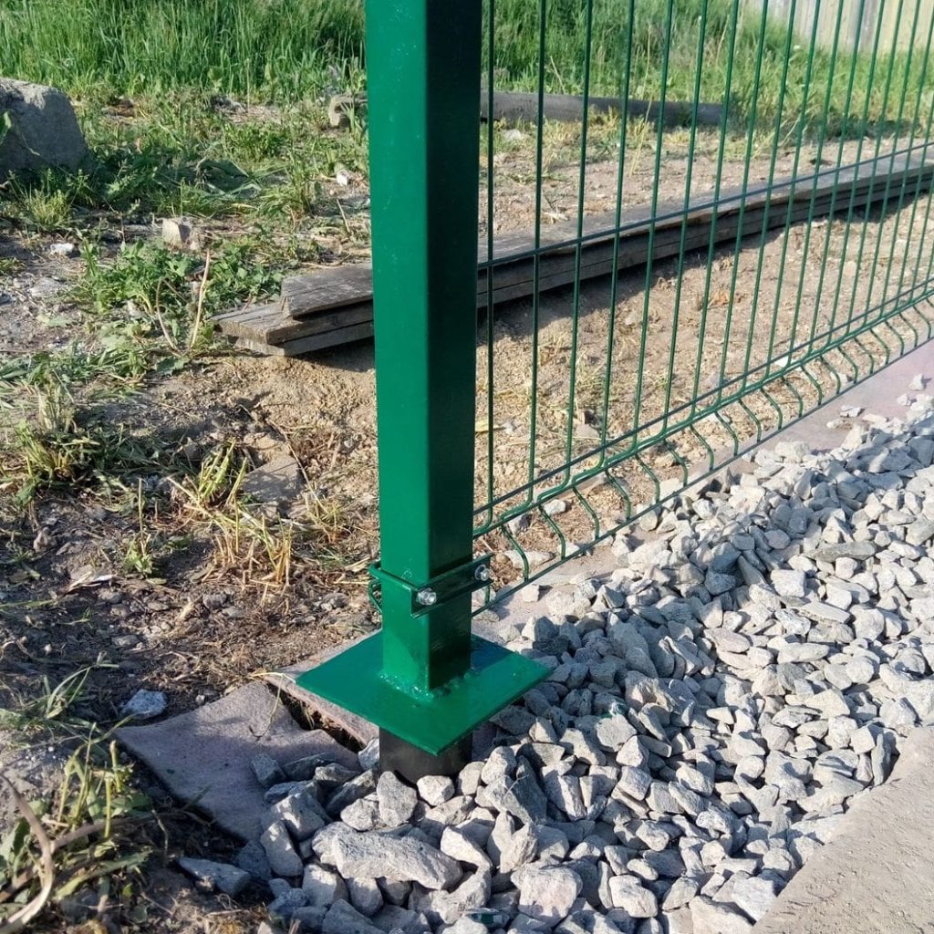 Виды свай для установки забора и их зависимость от типа почвы и климата на объекте.