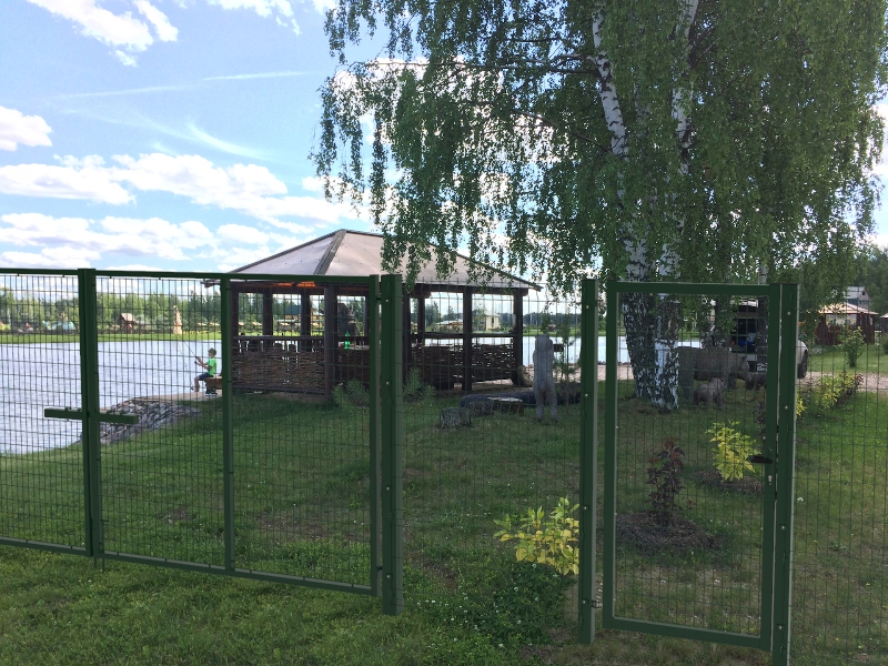 Забор на место для рыбалки