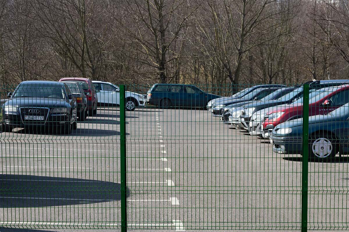 Забор для парковки