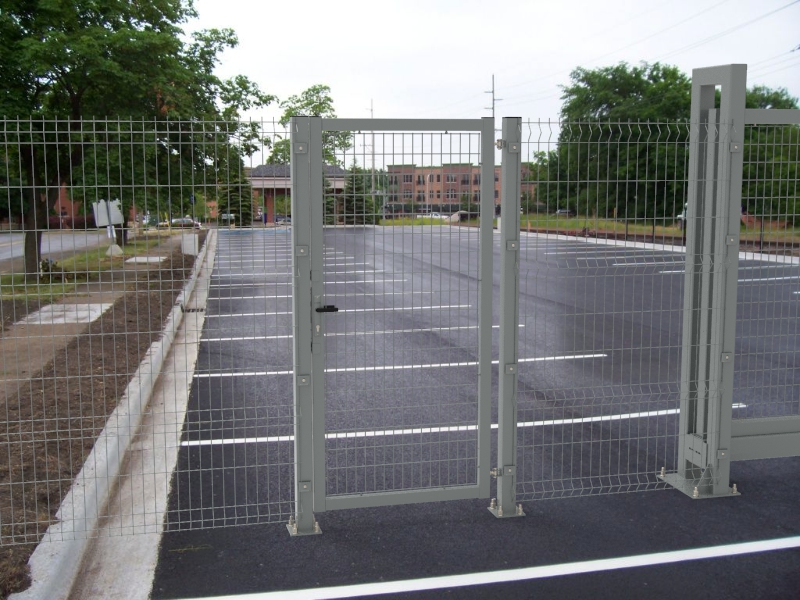 Забор для городской парковки 80х80