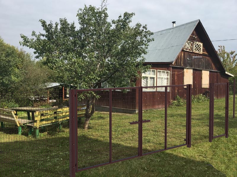 Забор от соседей на дачу