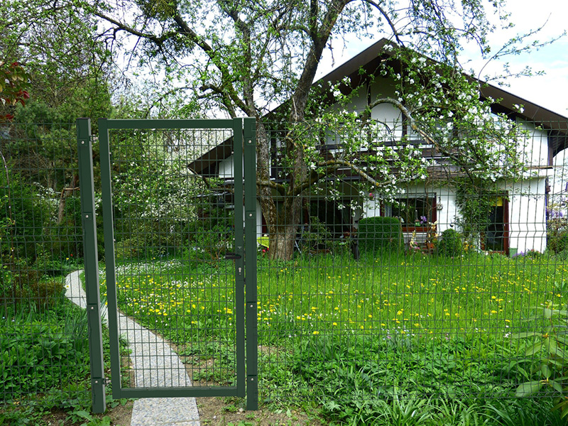 Забор на участке трапециевидной формы S=410 м2