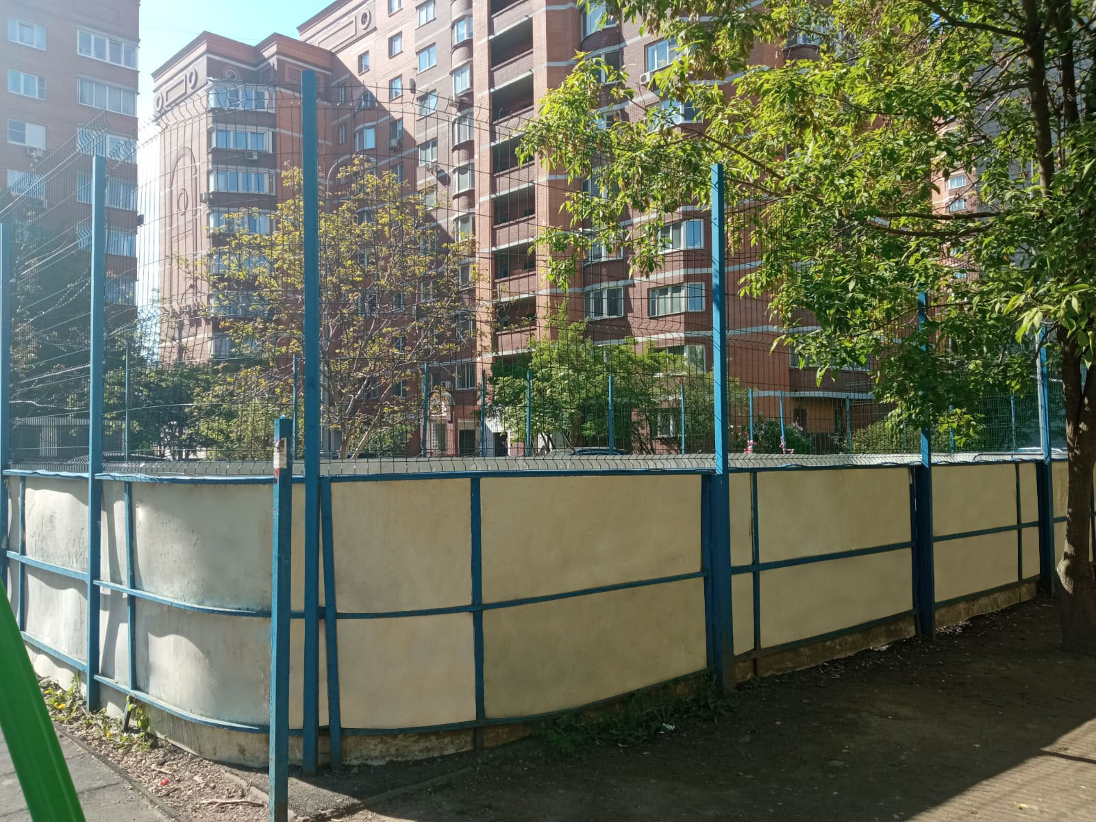 3Д забор для спортивной площадки во дворе