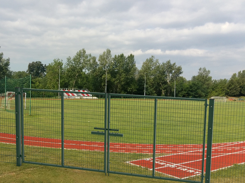 Ограждение футбольного поля