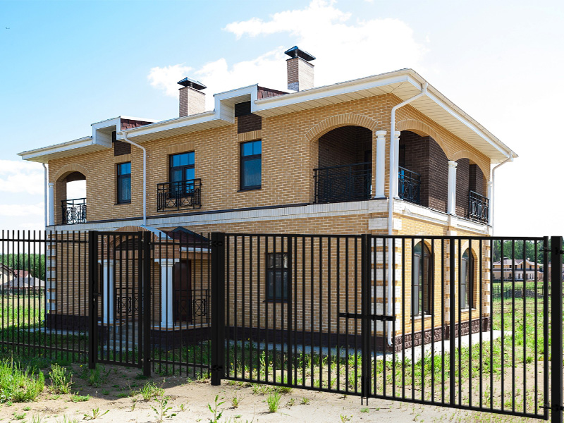 Ограждение для гостиницы