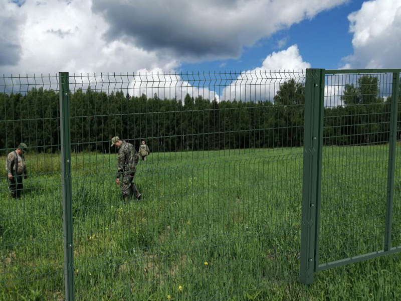Ограждение для охотничьего угодья